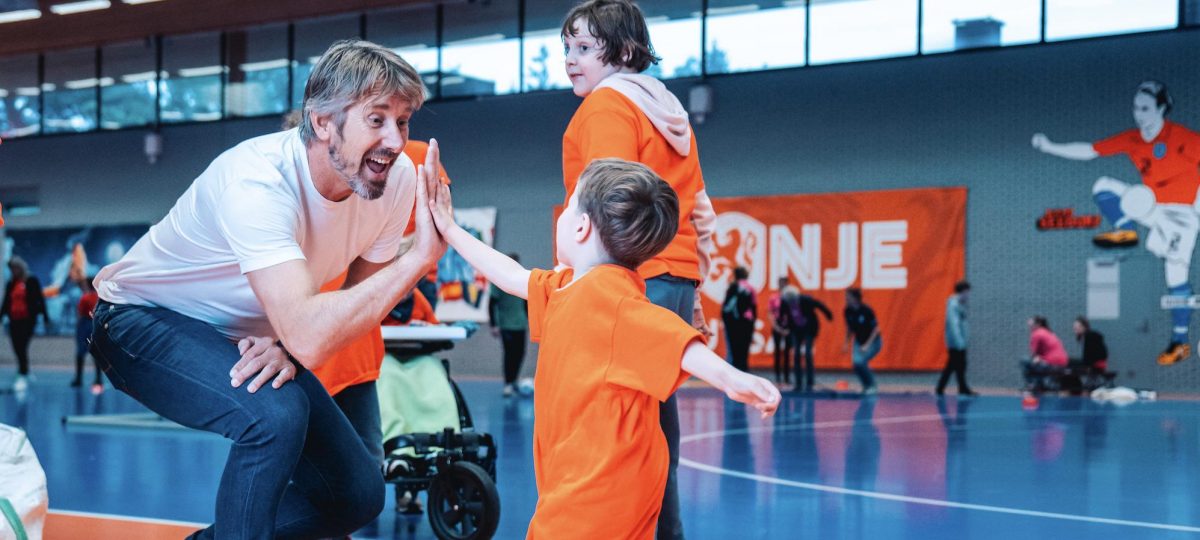 Edwin van der Sar met kinderen ODK high five